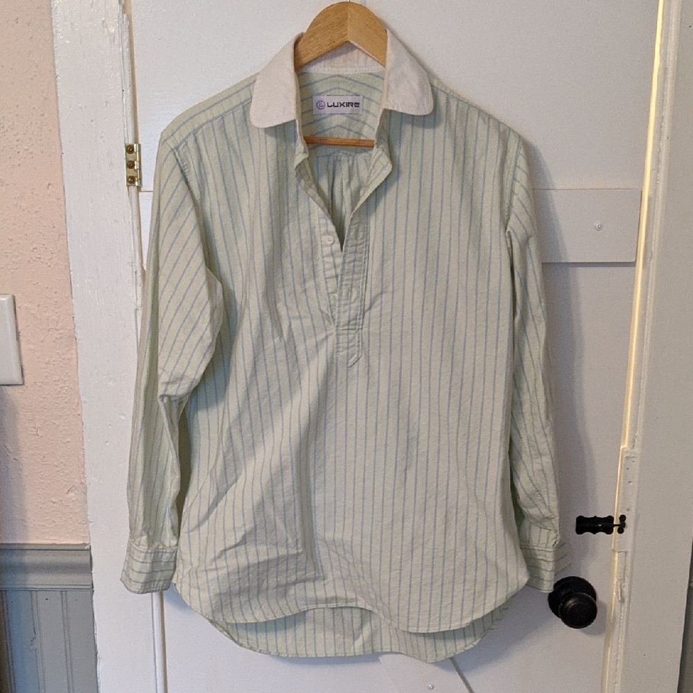 Popover With Contrast Club Collar